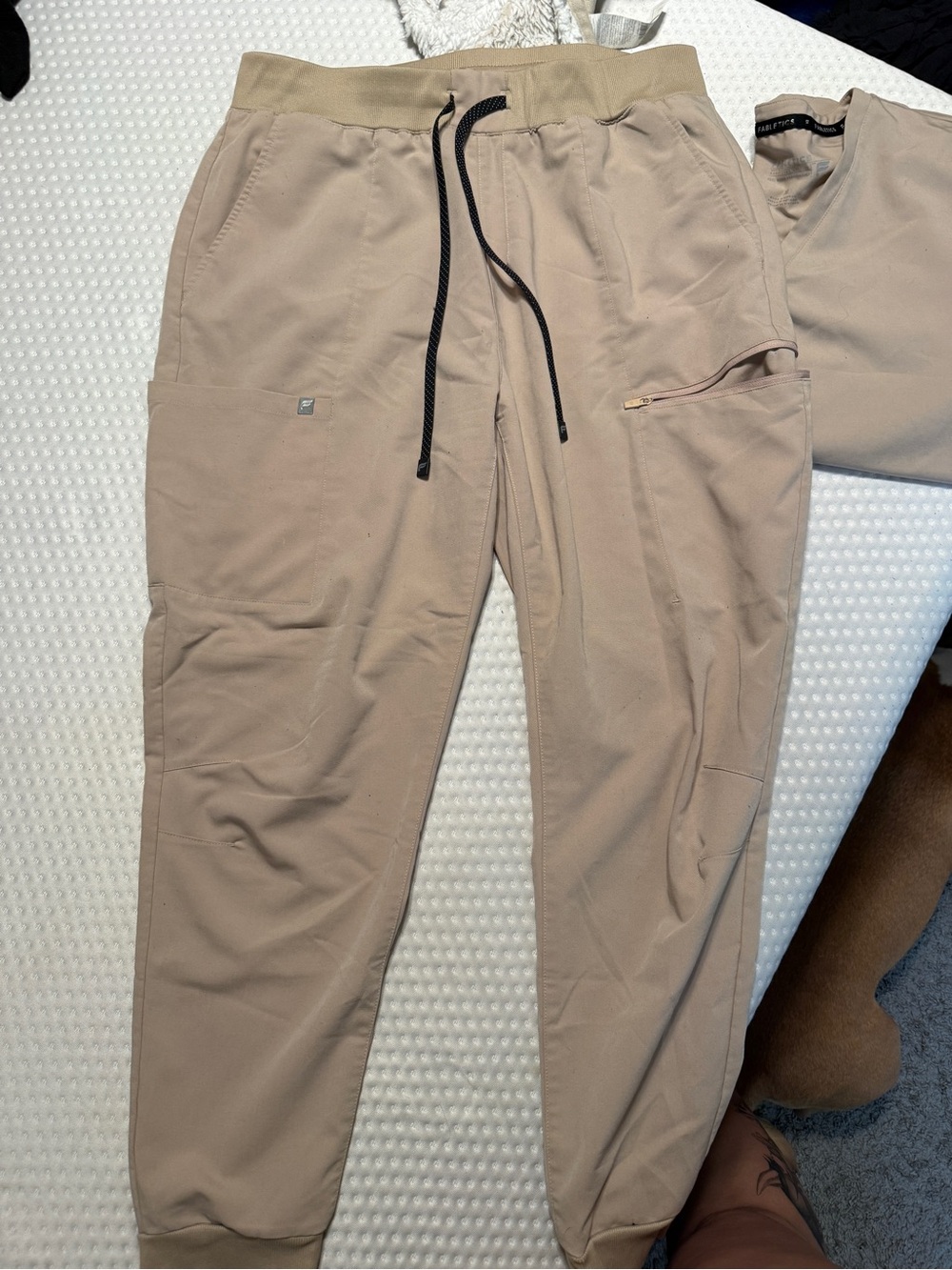 Fabletics Tan Scrub Set - Picture 3 of 4